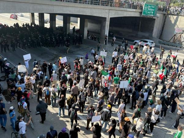 Trump retira 2 mil membros da Guarda Nacional da Califórnia de Los Angeles