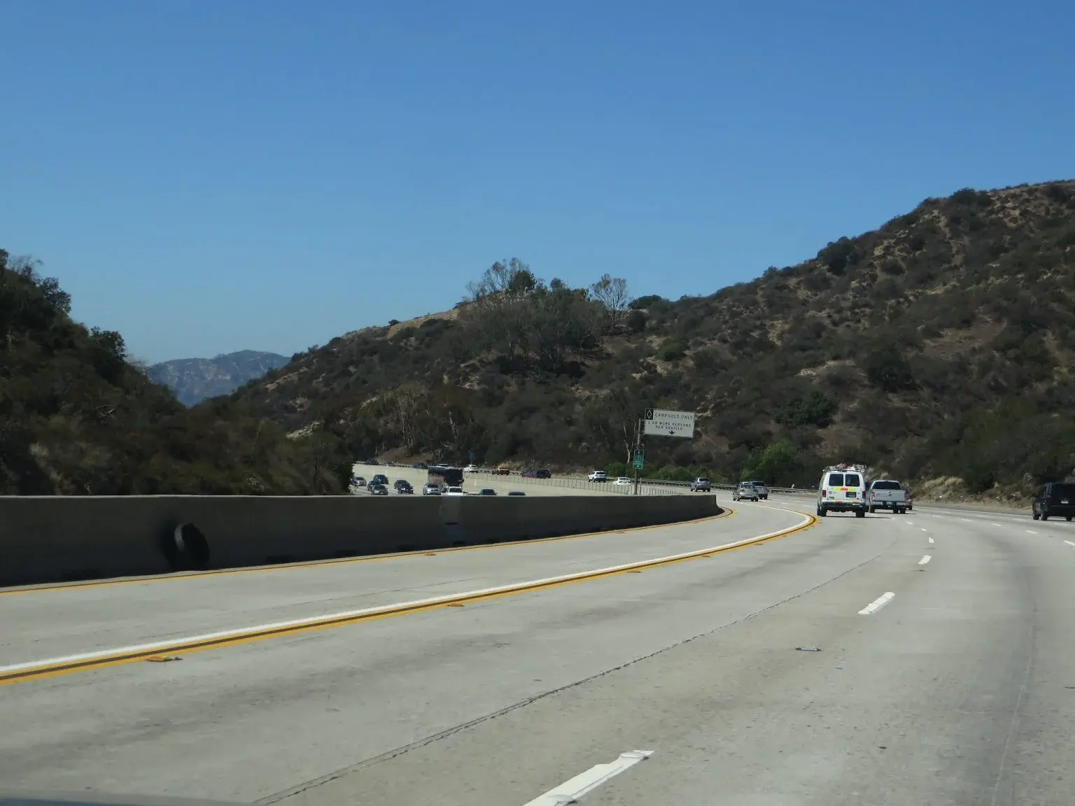 Imigrante morre atropelado ao fugir do ICE em Los Angeles