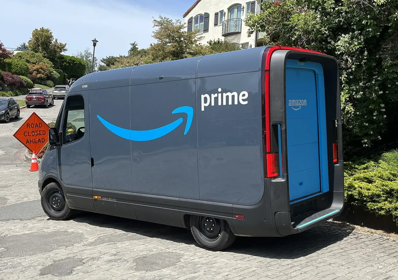 Tesla estreia robotáxis autônomos com tarifa fixa de US$ 4,20 em Austin